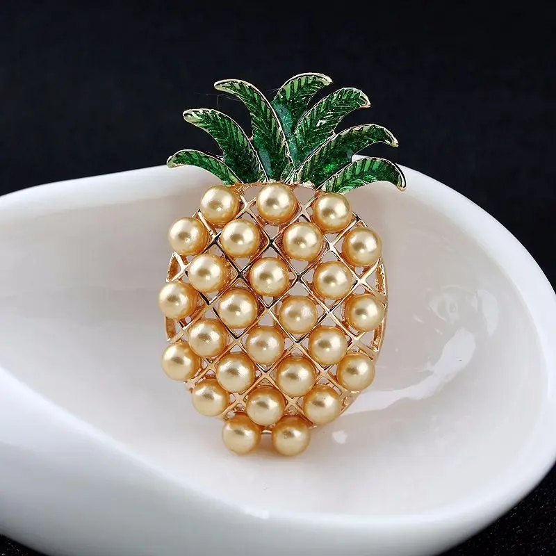 

New Metal Enameled Zinc Alloy Fruit Pearl Fashion Pineapple Brooches Women