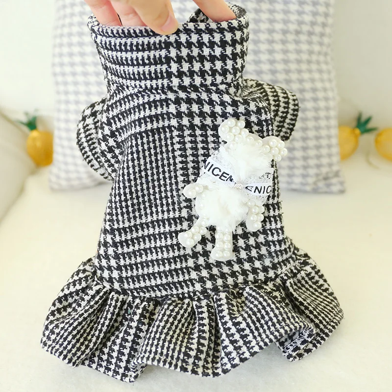 

2021 Hot Selling Pet Dog Black and white plaid dress Clothes, Customized color