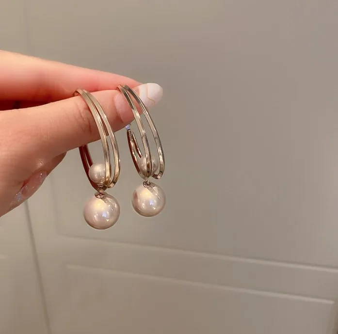 

925 silver needle dongdaemun fashion new personality tide geometric pearl earbuckle earrings, Gold