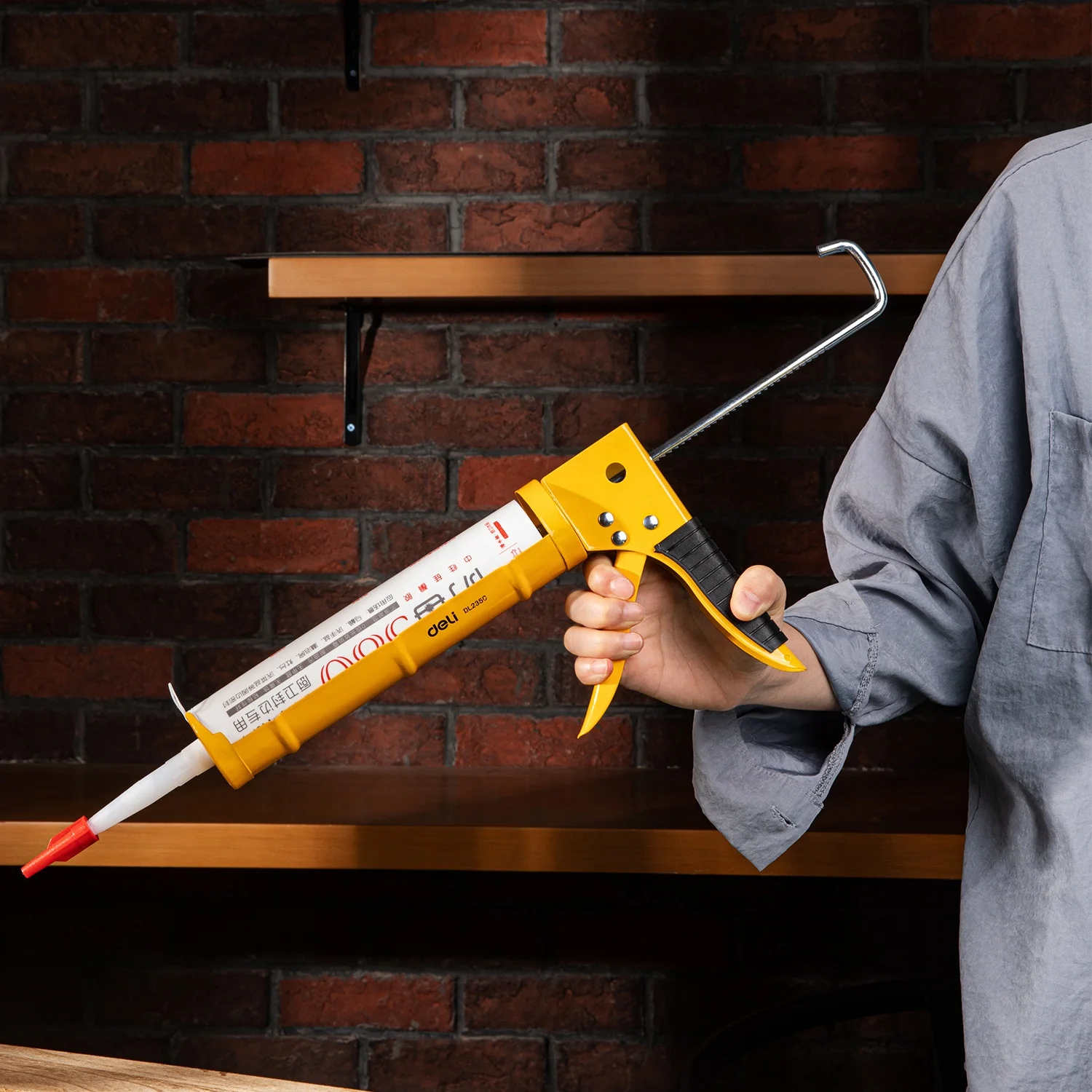 

Deli Tools EDL2350 Professional Silicone Gun Caulking Glue Gun 9 Inch Construction Building Smooth Half Round Rod