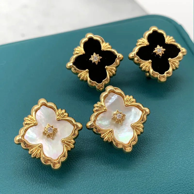 

Vintage Brass Stud Earrings Femininity Rhombus White Mother-Of-Pearl Shell Four Leaf Clover Earrings for Women