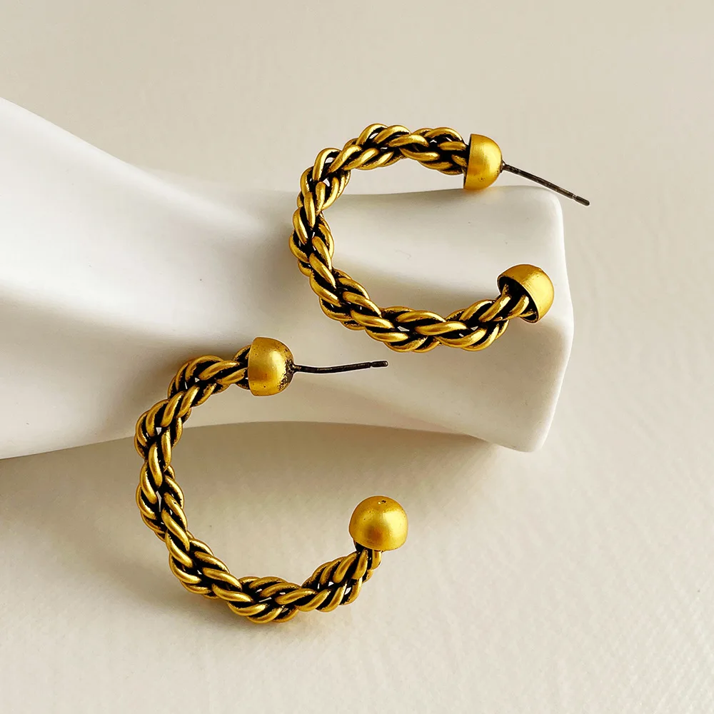 

Vershal A4-356 Korean 2022 New Style Personalized Old Metal C-shape Stud Earrings For Women, Gold