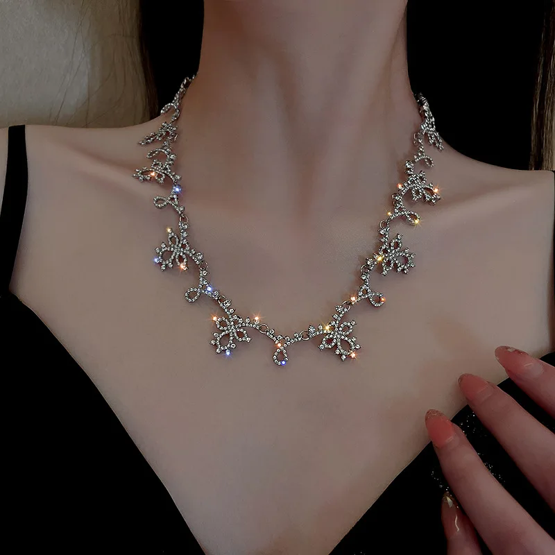 

HOVANCI3 2021 New Arrival Sexy Chain Iced Out Diamond Rhinestone Necklace Jewelry Charm Party Chokers for Women Accessories