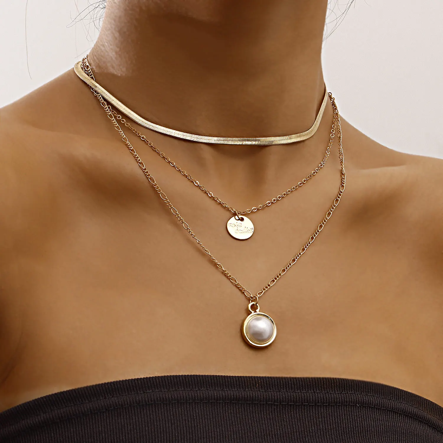 

RTS 2021 Fashion Trend Three Layer Snake Bone Chain Plate High Quality Ladies Coin Pearl Pendant Necklace Jewelry Set for Women