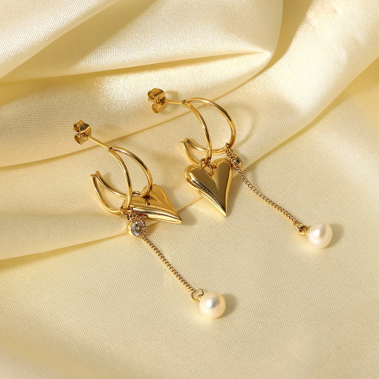 

New Trendy Korean Earrings Stainless Steel Jewellery 18k Gold Plated Bridal Jewelry Chain Pearl Earrings Heart Hoop Earring, Gold/silver/rose gold/black