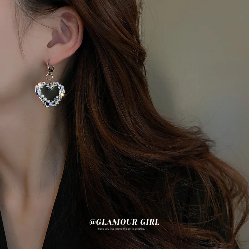 

fashion quality crystal korean heart earrings black