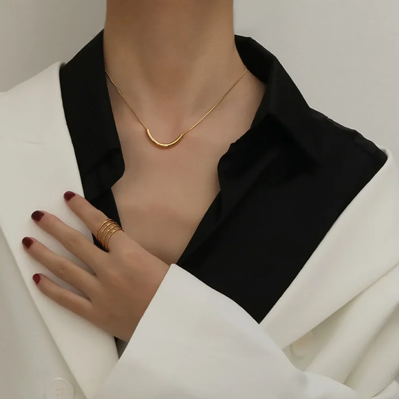 

fashion trendy U shape pendant necklace titanium