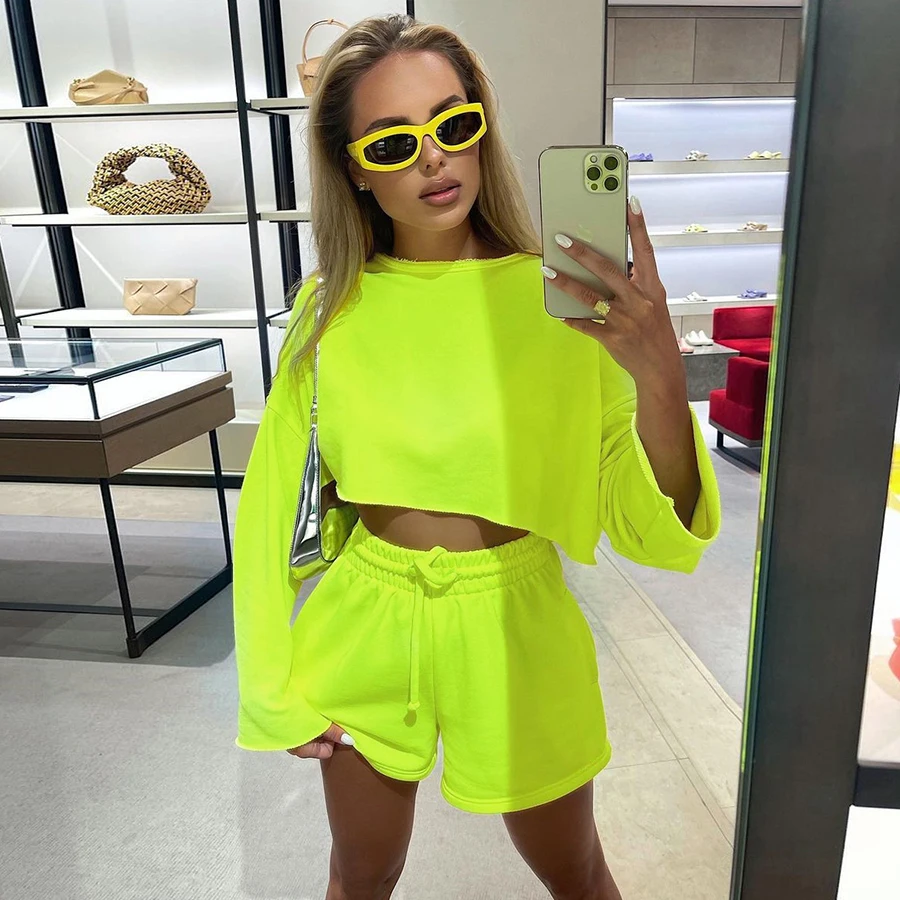 

Solid Long Slevee Cro Top + Elastic Waist Short Clothing Eomen Two Piece Pants Set