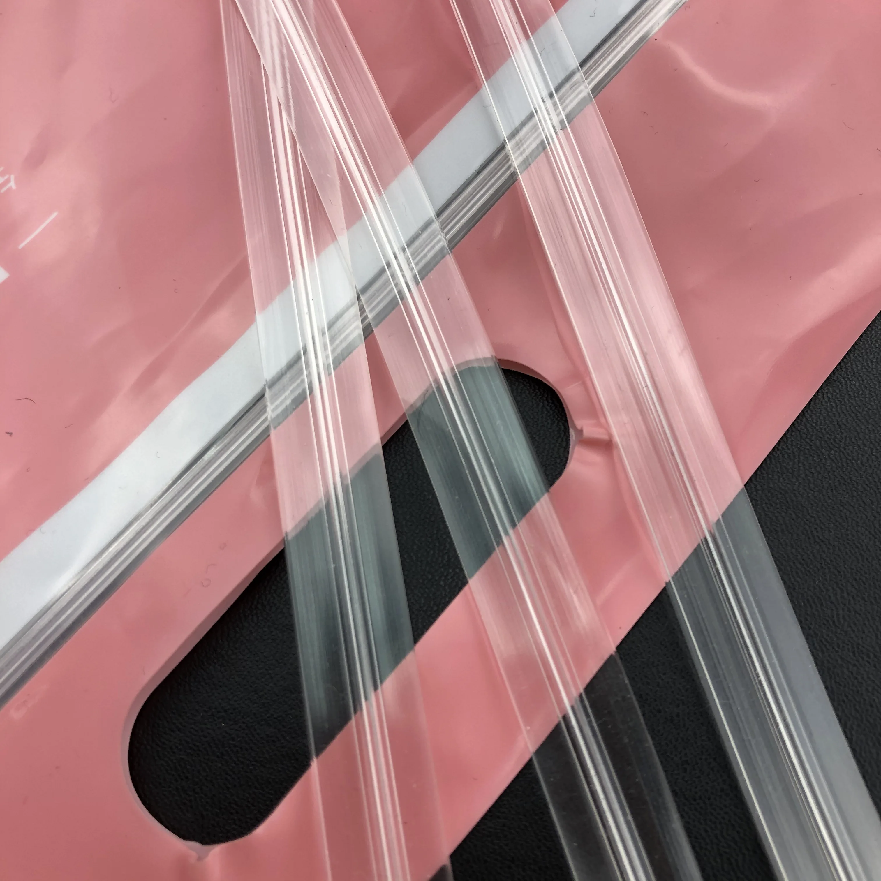 

Manufacture Transparent Fashionable Plastic PVC Sealed Zipper For Plastic Bag
