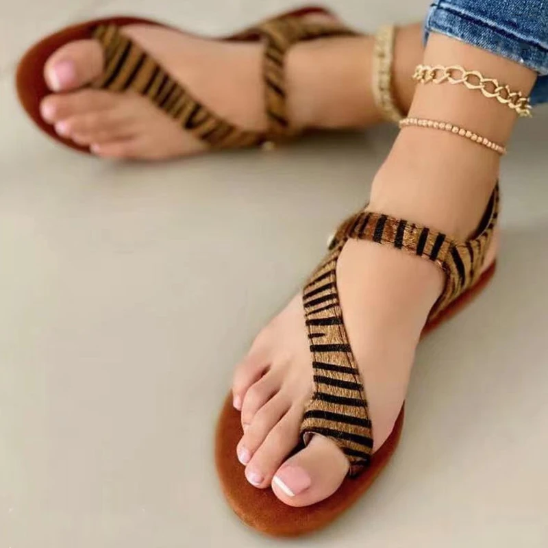 

Support OEM/ODM custom wholesale woman sexy cross leopard flip flop dress casual flat slippers and sandals for women, Black/beige/brown