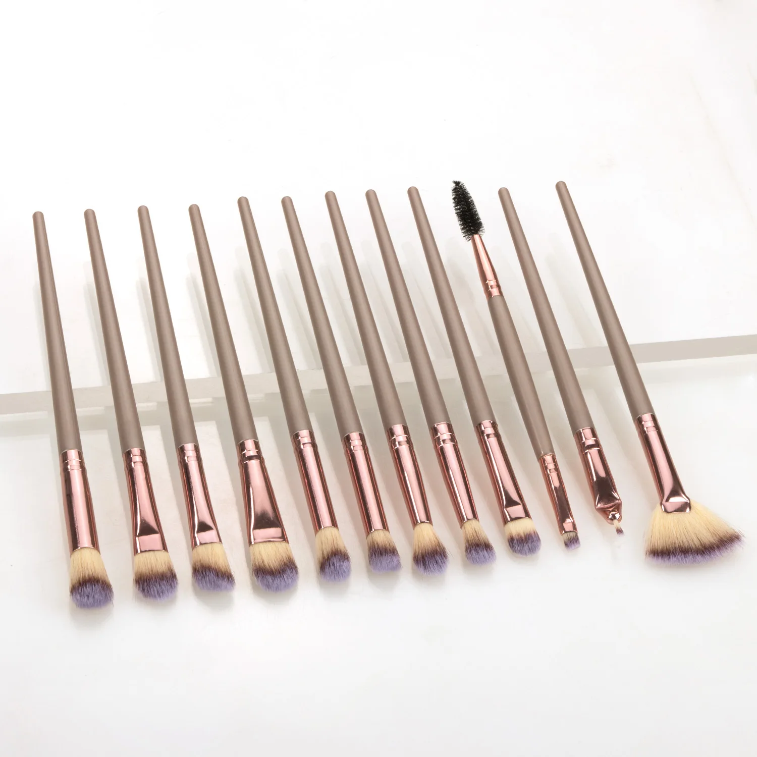 

2021 new professional wholesale eye shadow brush pink single eye shadow brush set