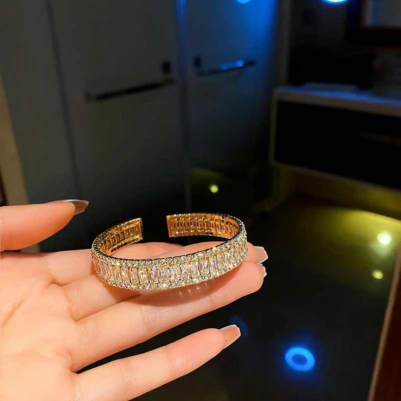

fashion trendy jewelry gold plated crystal charms for bangles