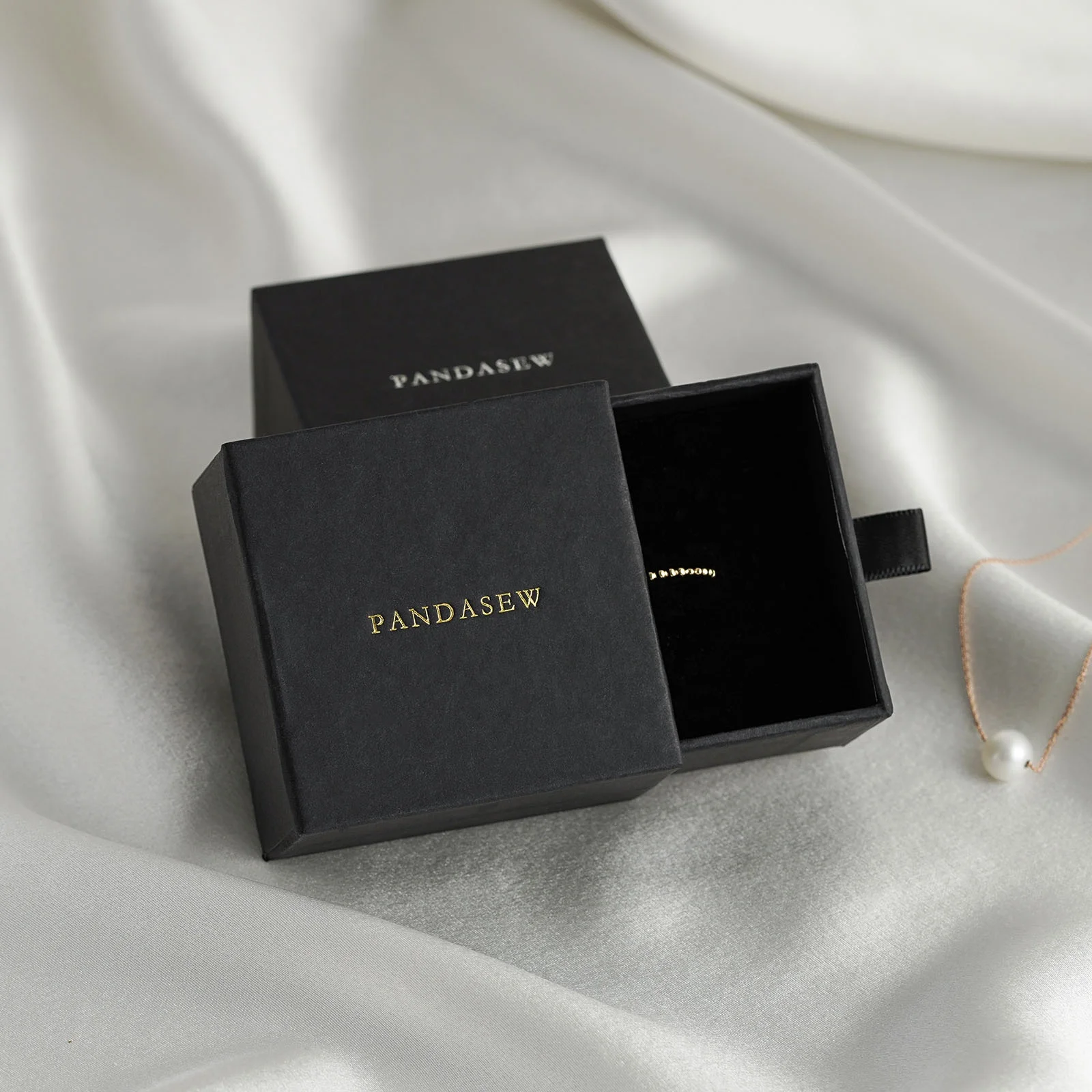 

PandaSew  Black Custom Logo Printed Jewelry Gift Paper Boxes Luxury Jewelry Packaging Ring Box