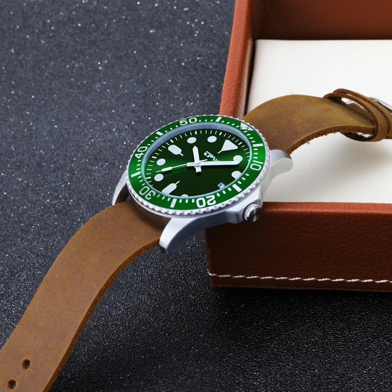 

High quality men watch 3atm pc32 date movement genuine leather strap, Green