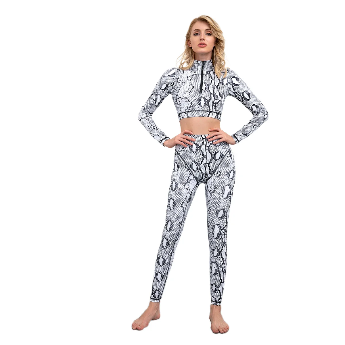 

Hot Wish Digital Print Snake print design Female Long Sleeve and Pant Suit Sports Fitness Yoga Suit for Women Exercise, Shown