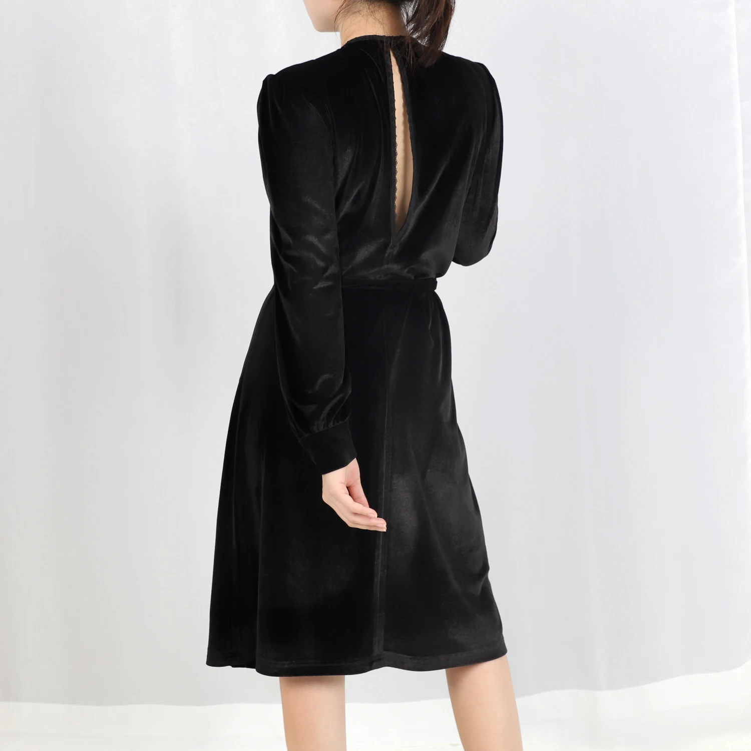 

Beta original design velvet dresses With pockets sexy sleepwears Travel party black night pajama Backless robe, Customizable colors