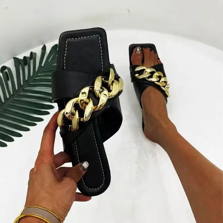 

2021 New Arrivals Flat Chic Slides Chain Shoes Women Light Weight Anti Slip Slippers Slip On Flat With Outdoor Beach Sandals, Two colors or customized
