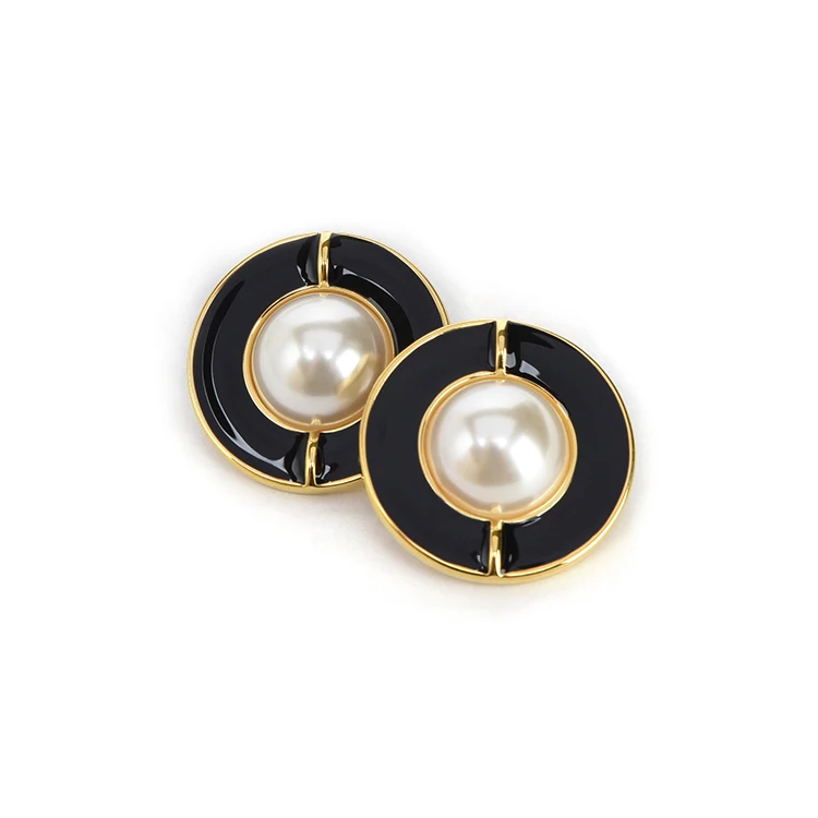 

Natural Pearl Brass Metal Stud Earings for Women 2021 Women Jewelry Earring, Golden&black