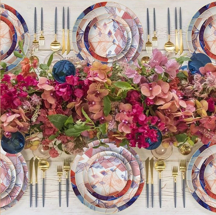 

Pink Art Design Porcelain Dinner Set Bone China New Charger Plates, Customized