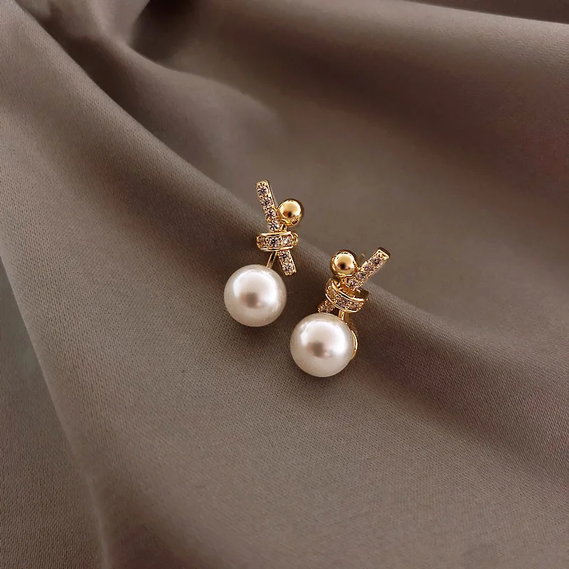 

fashion trendy pearl alloy stud earrings women