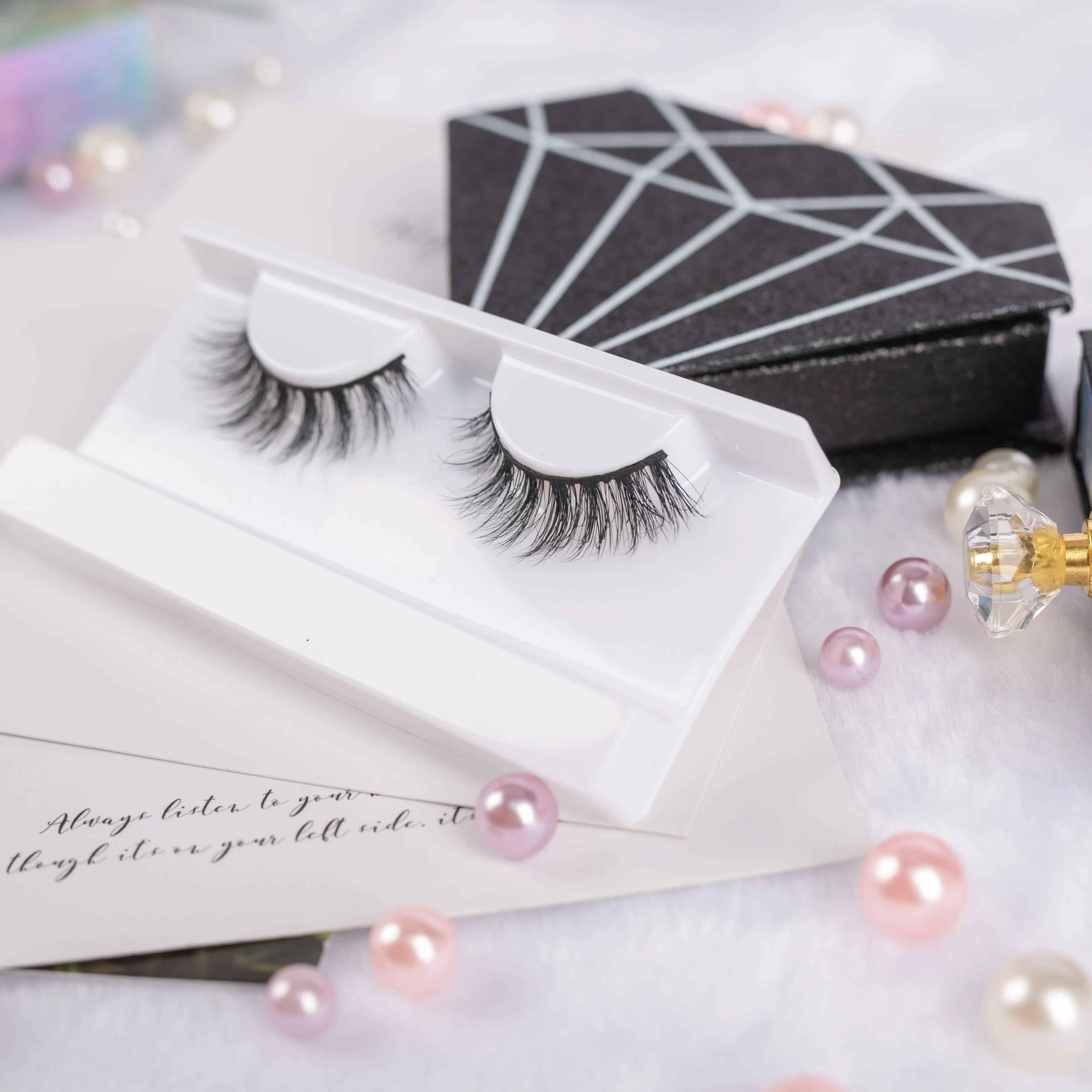 

Mink Eyelash Custom Packaging Natural Long Black Cotton Stalk