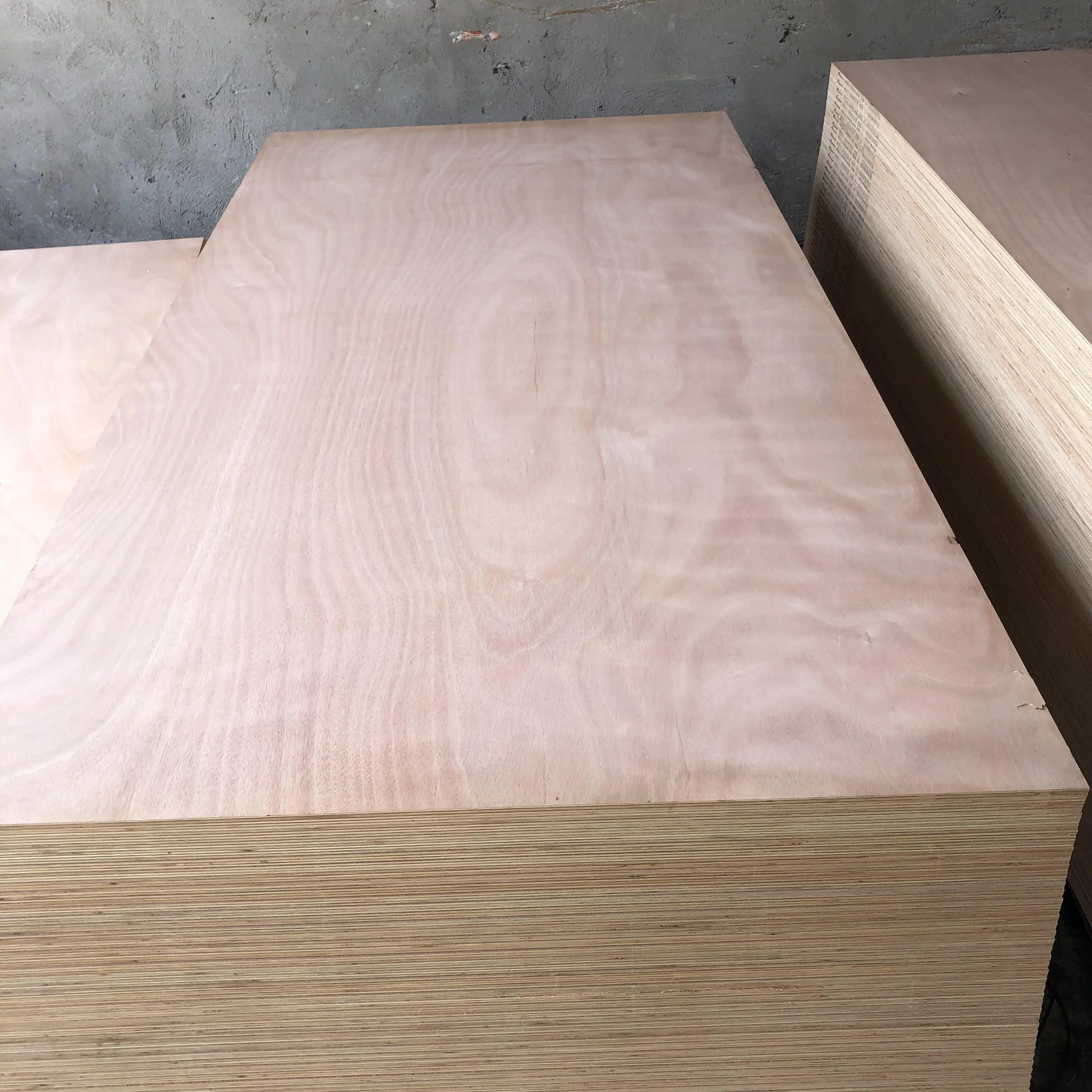 

Factory 3mm 4mm 5mm 6mm 9mm 12mm 15mm 18mm 25mm Okoume Plywood Red Hardwood commercial Plywood with Free Sample