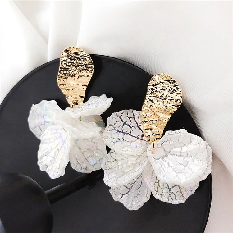 

Korean White Shell Flower Petal Drop Earrings For Women 2021 New Statement Trendy Jewelry, Picture