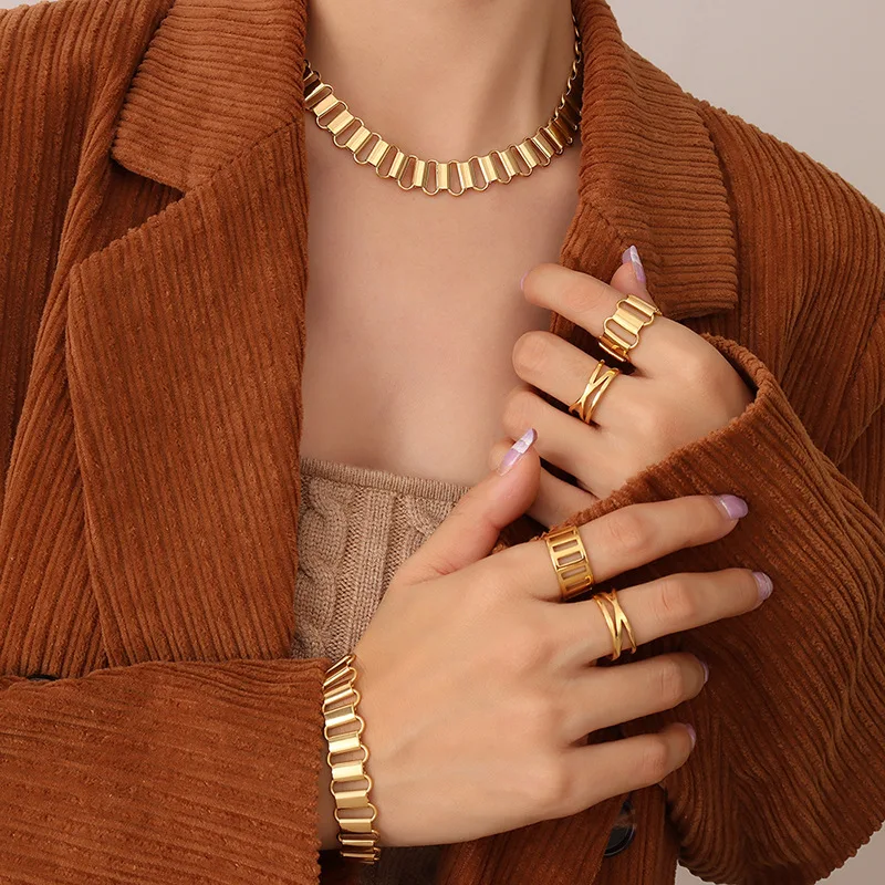 

GOLDVAST French Strap Bracelet Necklace Ring Snake Chain Three-piece Set stainless steel jewelry gold plated jewelry schmuck