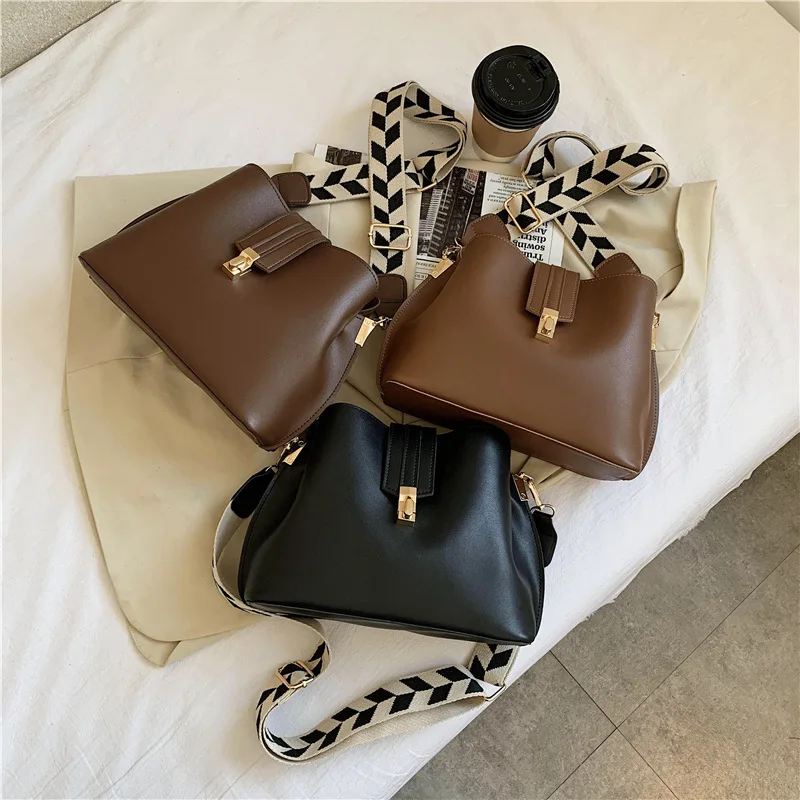 

Wide shoulder strap bucket bag women trendy bags shoulder diagonal bag large capacity women handbag