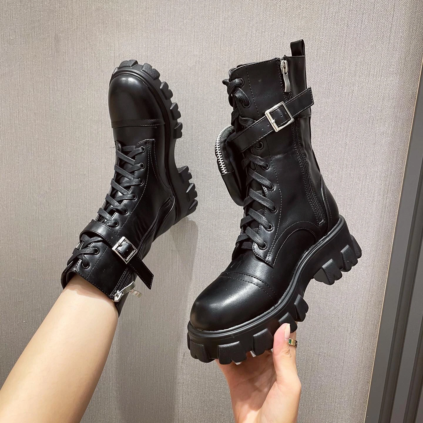

Women platform sole Martin boots autumn winter new bag decoration round toe lace up front side zipper female footwear