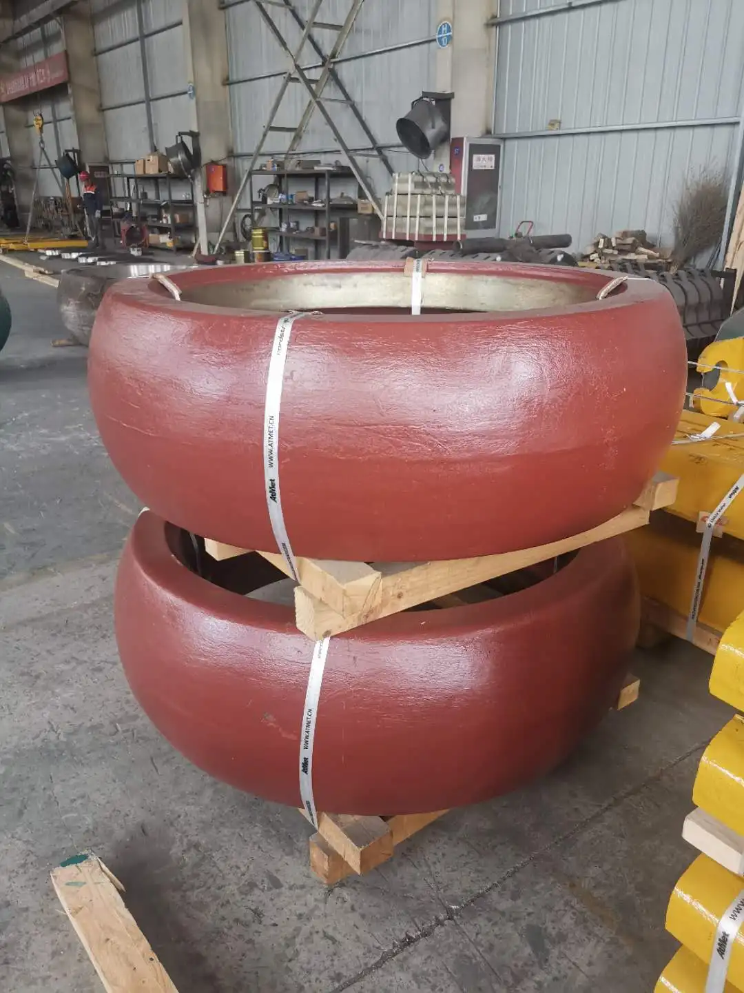 
High chromium steel casting Vertical Mill wear parts grind mill roller sleeve tires 