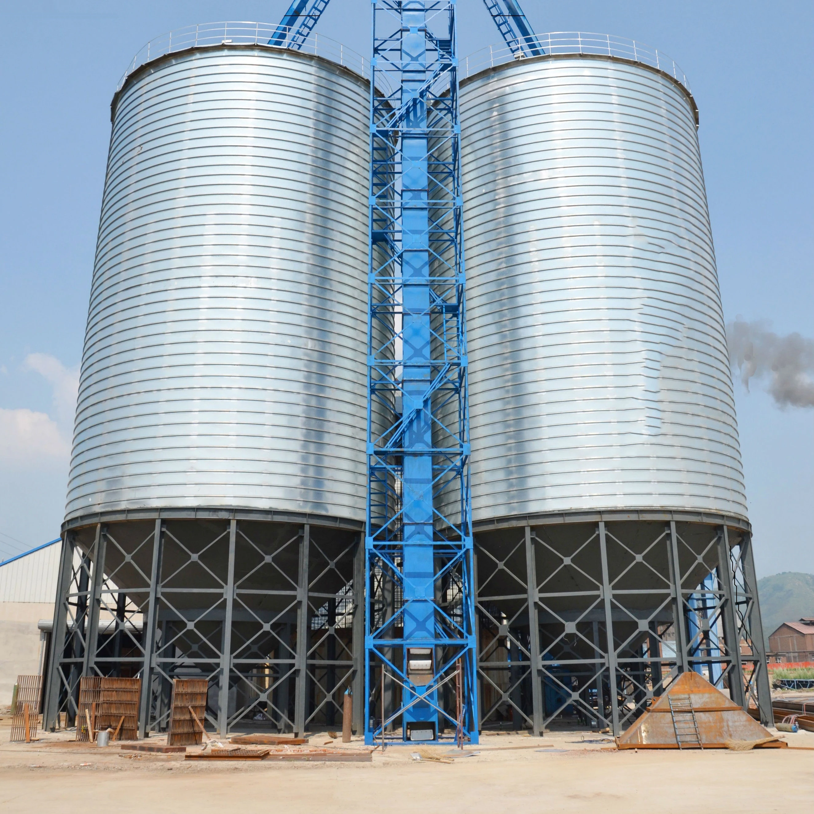Silos De Acero Para Almacenamiento De Trigo Y Maíz 100 Toneladas,200