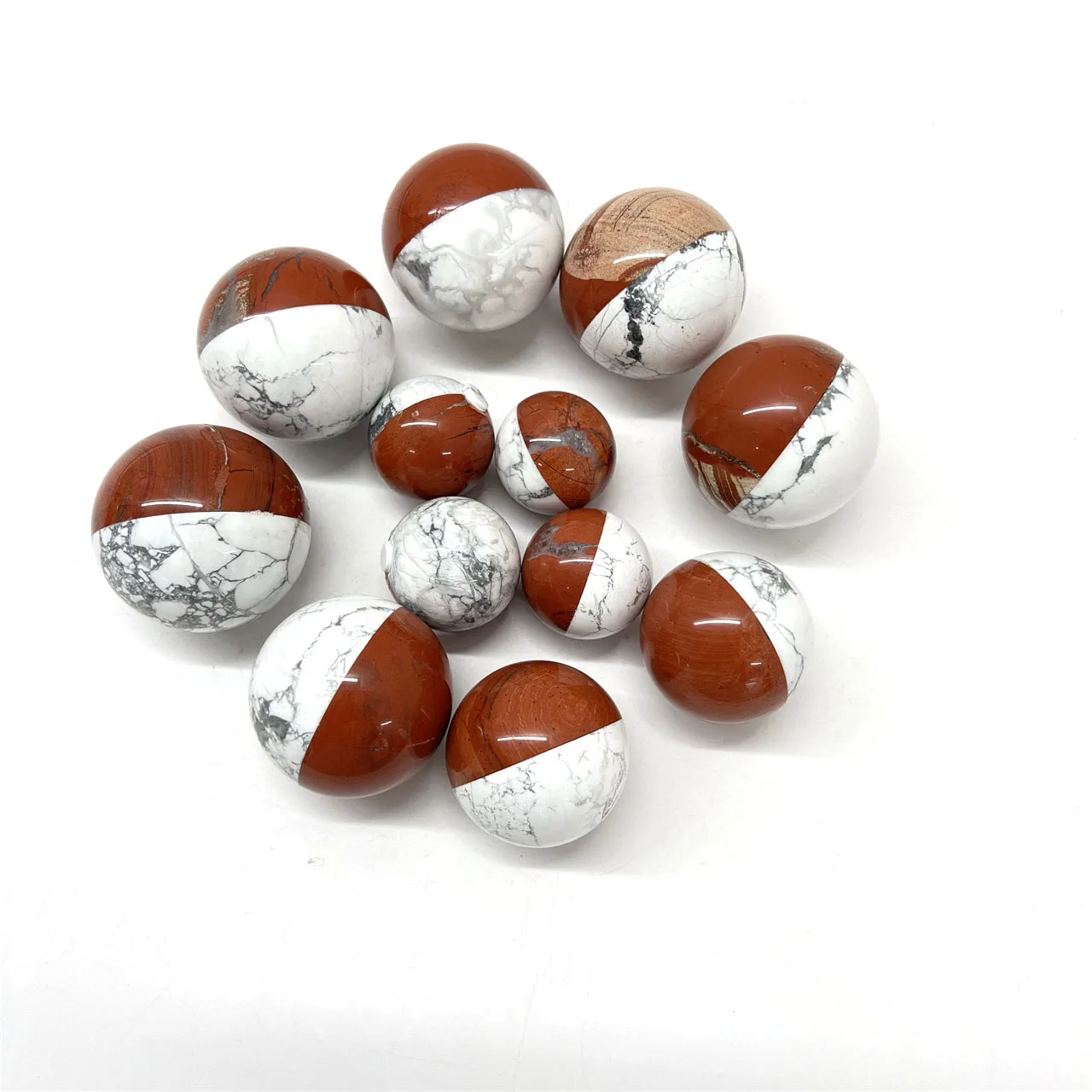 

High Quality Crystal 4-5.5 CM Poke Ball Han Carving Red Jade With White Howlite Stone Poke Sphere