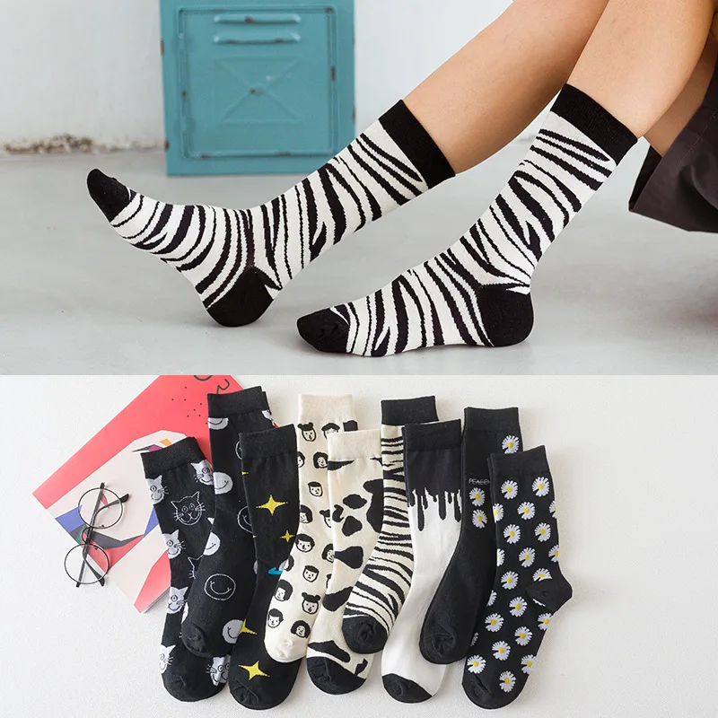 

XIANGHUI China manufacturer fashion funny novelty socks custom stripe designer cotton happy socks, Pantone color