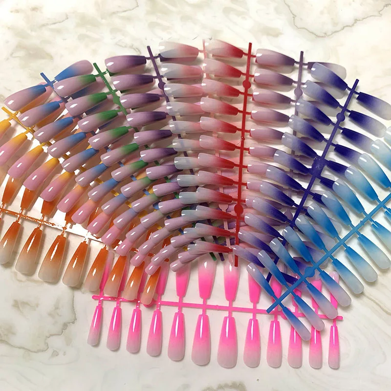 

2021 Wholesale Luxury Decorated Ombre False Nails Designer Press on Nail Box Custom Girl, Multi color