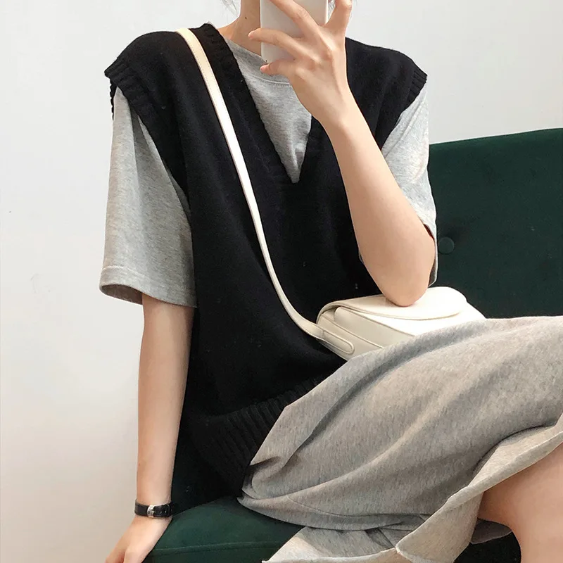 

2021 new arrival knitting plain dye Pullover V neck sleeveless sweater vest cotton loose waistcoat stretch sweater vest women, 4 colors