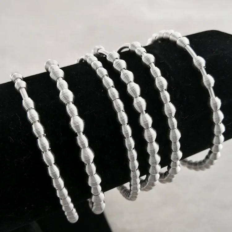 

Amoryubo Wholesale Bulk Personalized Handmade Charm Silver Bracelet Beaded