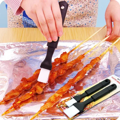 

2 Long-handled Plastic High-temperature Barbecue Cleaning Brushes