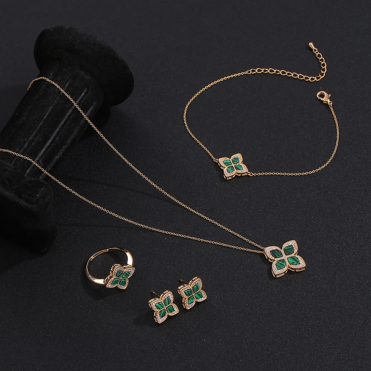 

Shells Inlay Four Petal Flower Jewelry Set Light luxury Style Malachite And Zircon Necklace Earrings Bracelet Ring 4 Pcs Set