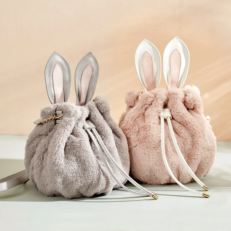 

AJI 2020 Popular Cute Plush rabbit-shaped Handbags For Girls Wholesale Lovely Gift Lady Bag Faux Fur Women Crossbody Bag