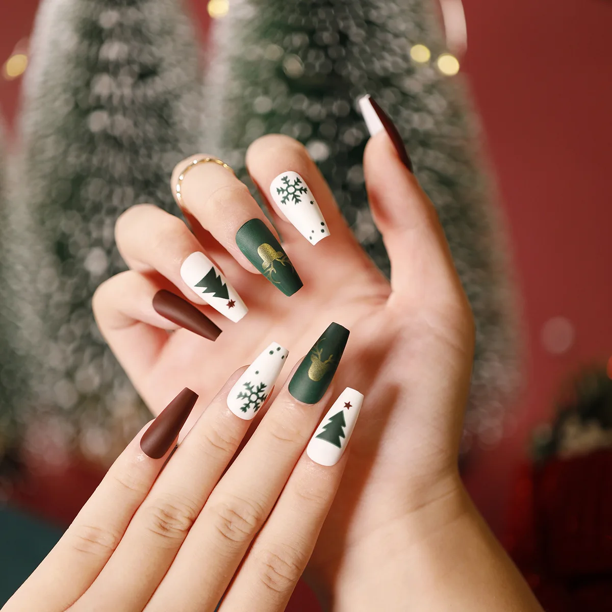 

Amazon Hot Selling Boxed Fashion Christmas Snowflake Fake Nails Art Popular Artificial Nails Press On Nails, Multiple colour