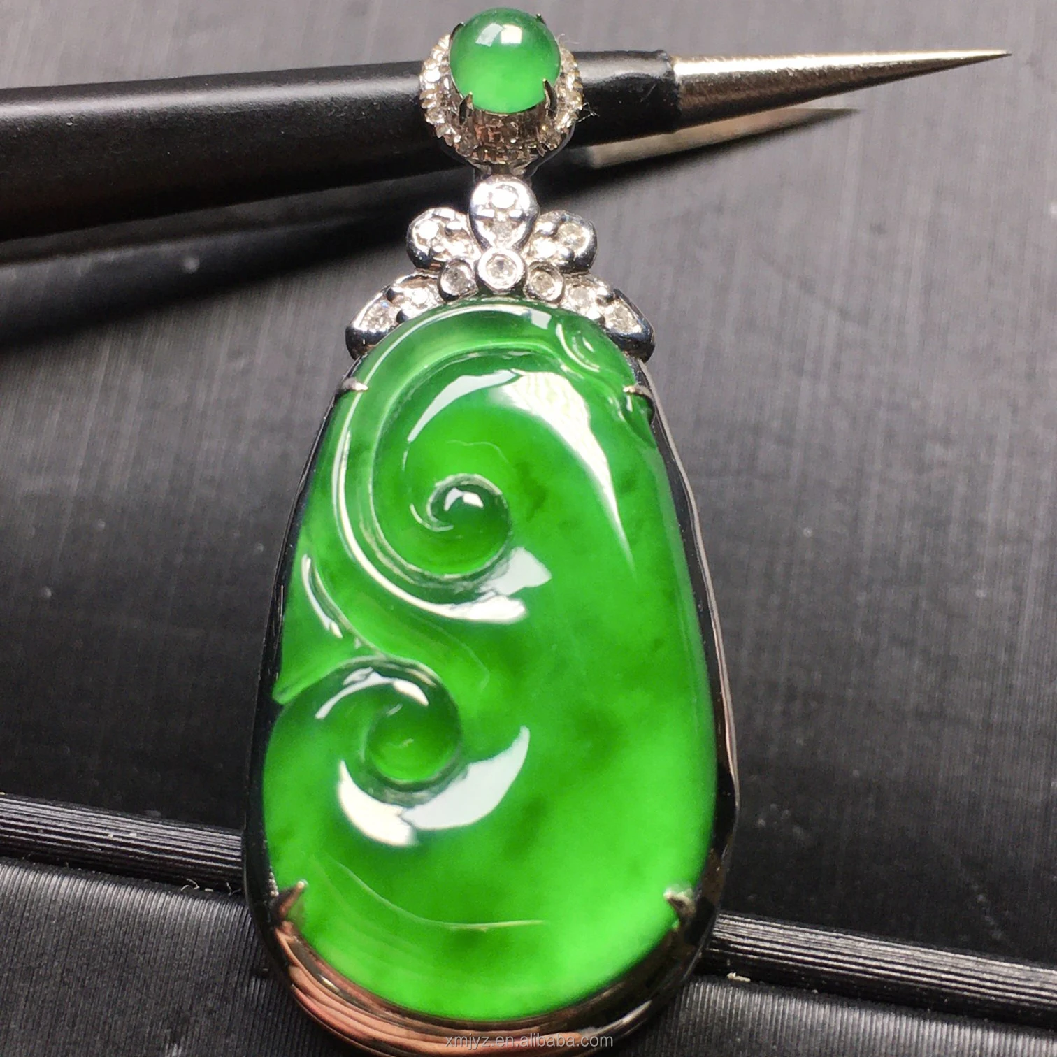 

18K Gold Diamond Pendant A Grade Jadeite Ruyi Guanyin White Gold Green Purple Jade Buddha Pendant Necklace