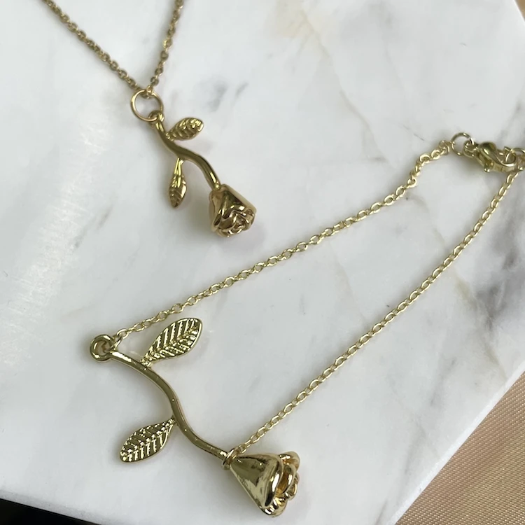 

2021 Jialin Romantic Rose Flower shaped Pendant Jewelry 18K Gold Plated Necklace For Women Wholesale, Golden