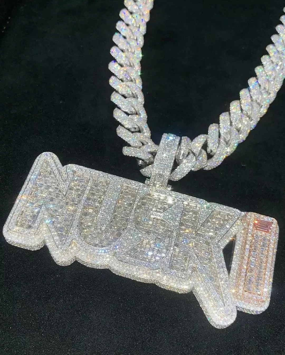 

Hip Hop Iced Out Custom Diamond Name Plate Pendant Ice