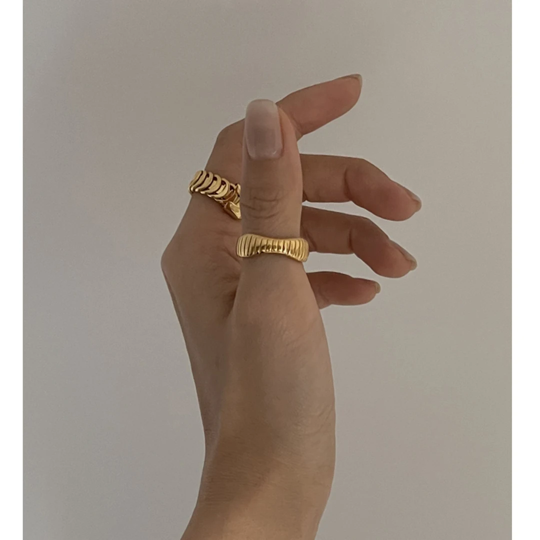 

Carved Threads Curl Irregular Gold Plated Rings Wave Shape Geometric Rings for Women Plain Minimalist Fashion Jewelry 2021 Hot