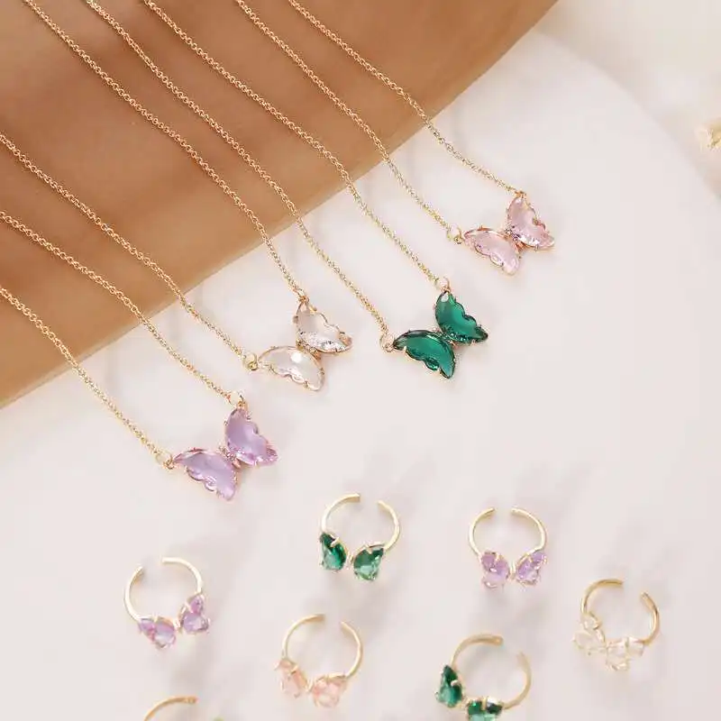 

Shiny Side New Accessories Glass Butterfly Necklaces&pendants For Women Simple Style Gift Crystal Chain Necklaces, Picture shows