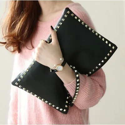 

Wholesale Women Fashion Large Leather Clutch Pouch Oversized Rivet Envelope Ladies Wristlet Clutches Bag 2021