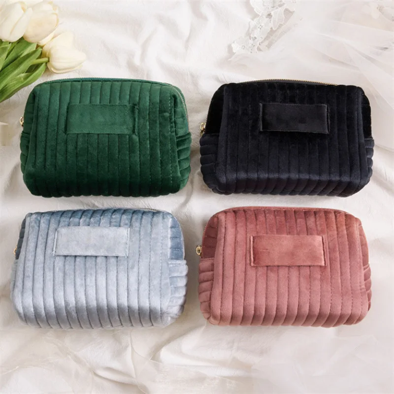 

Stock Hot Selling Small Travel Toiletry Bag Logo and Printed Plush Velvet Makeup Cosmetic Pouch for Women's Beauty Essentials