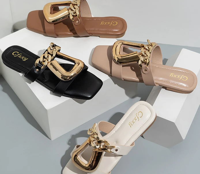 

Female fashion square head for external wear women's sandals 2022