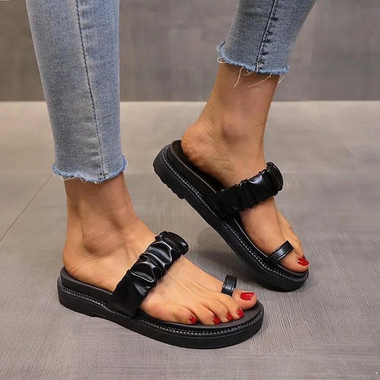 

2021 Europe & American hot sale solid color thick bottom sandals summer women beach comfortable plus size slippers, Black, beige